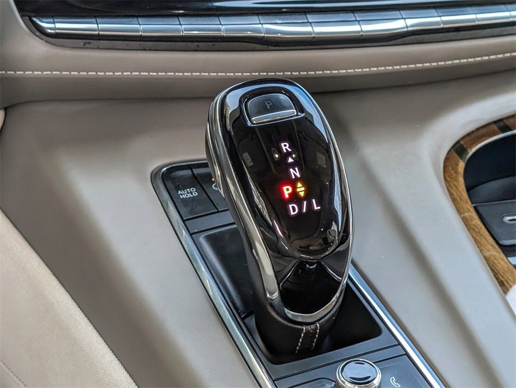 Certified 2022 Cadillac Escalade Premium Luxury Platinum image 30