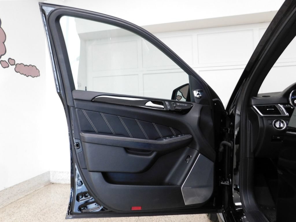Used 2014 Mercedes-Benz ML 63 AMG 4MATIC image 21