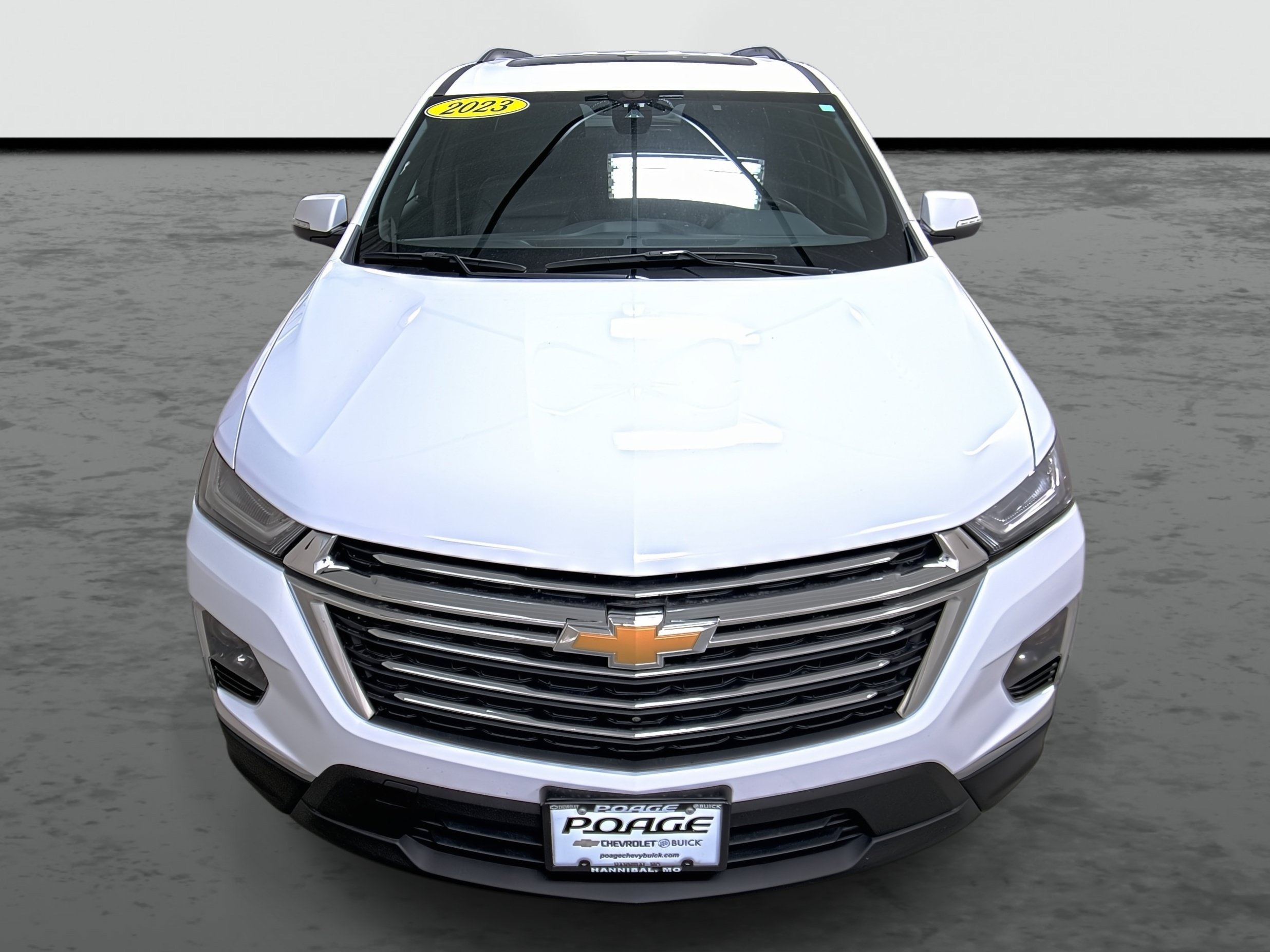 Used 2023 Chevrolet Traverse LT w/ LT Premium Package AWD/4WD image 6