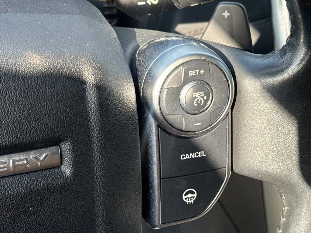 Used 2017 Land Rover Discovery HSE image 26