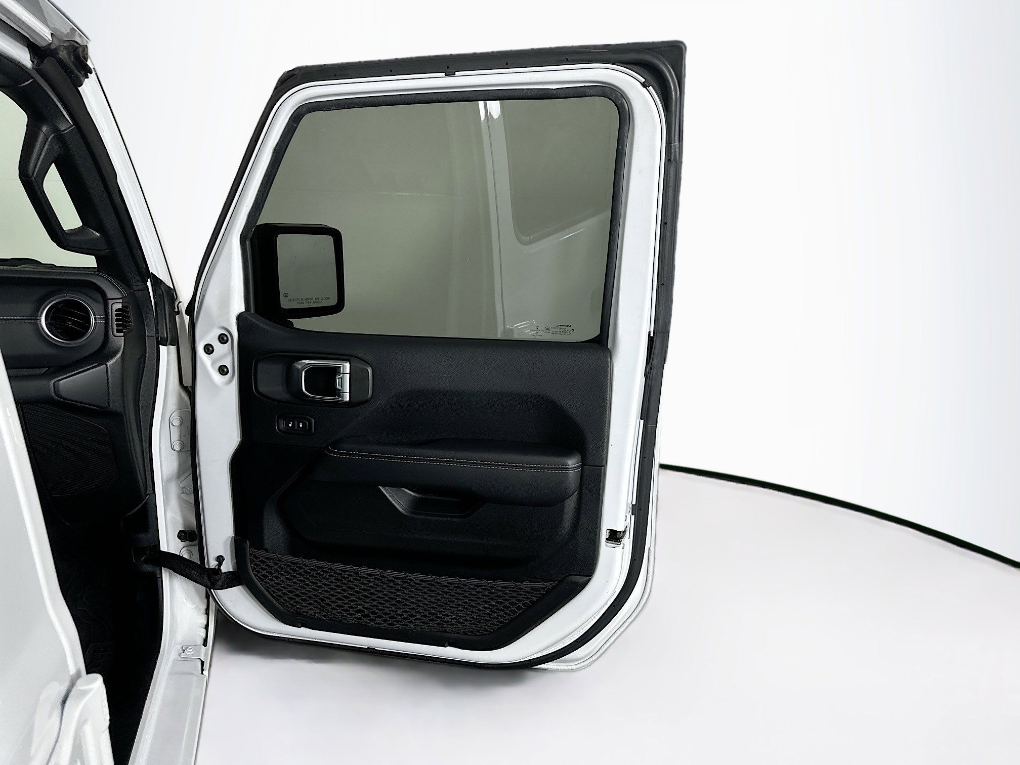Used 2022 Jeep Wrangler Sahara w/ Cold Weather Group image 31