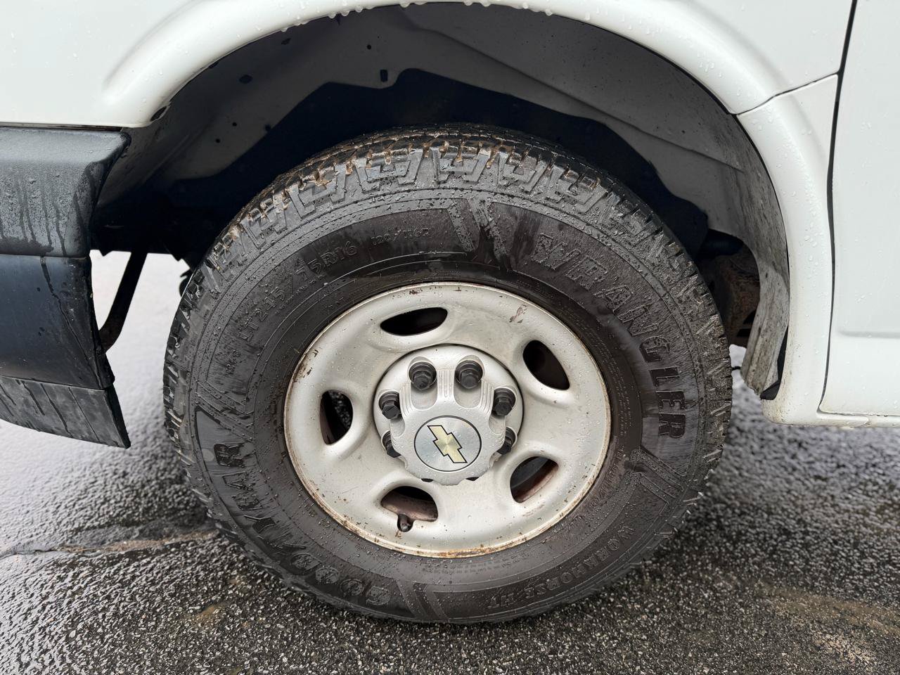 Used 2020 Chevrolet Express 3500 RWD image 10