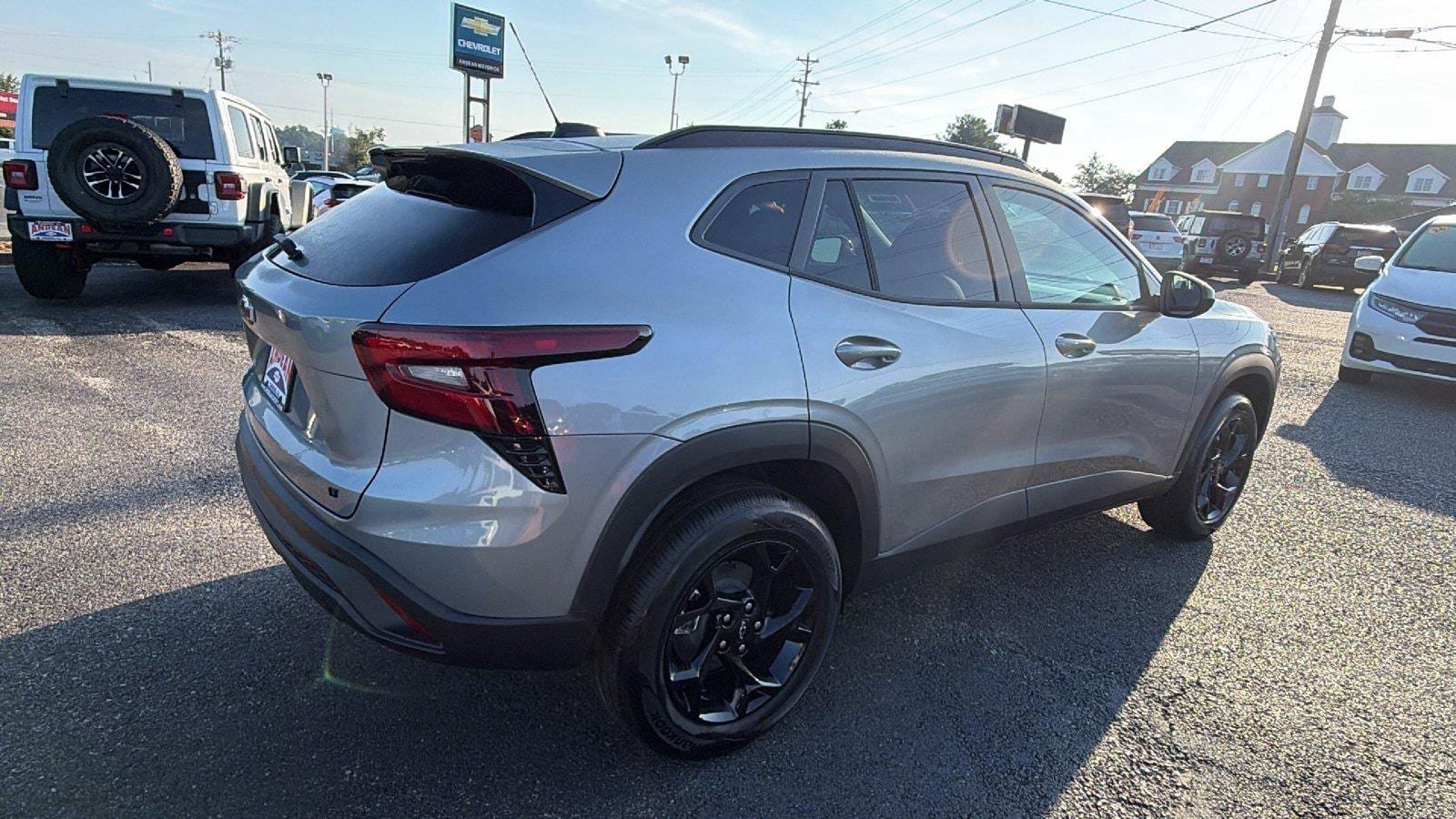 New 2026 Chevrolet Trax LT w/ Driver Confidence Package FWD image 7