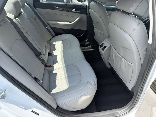 Used 2017 Hyundai Sonata Limited w/ Ultimate Package 04 FWD image 17