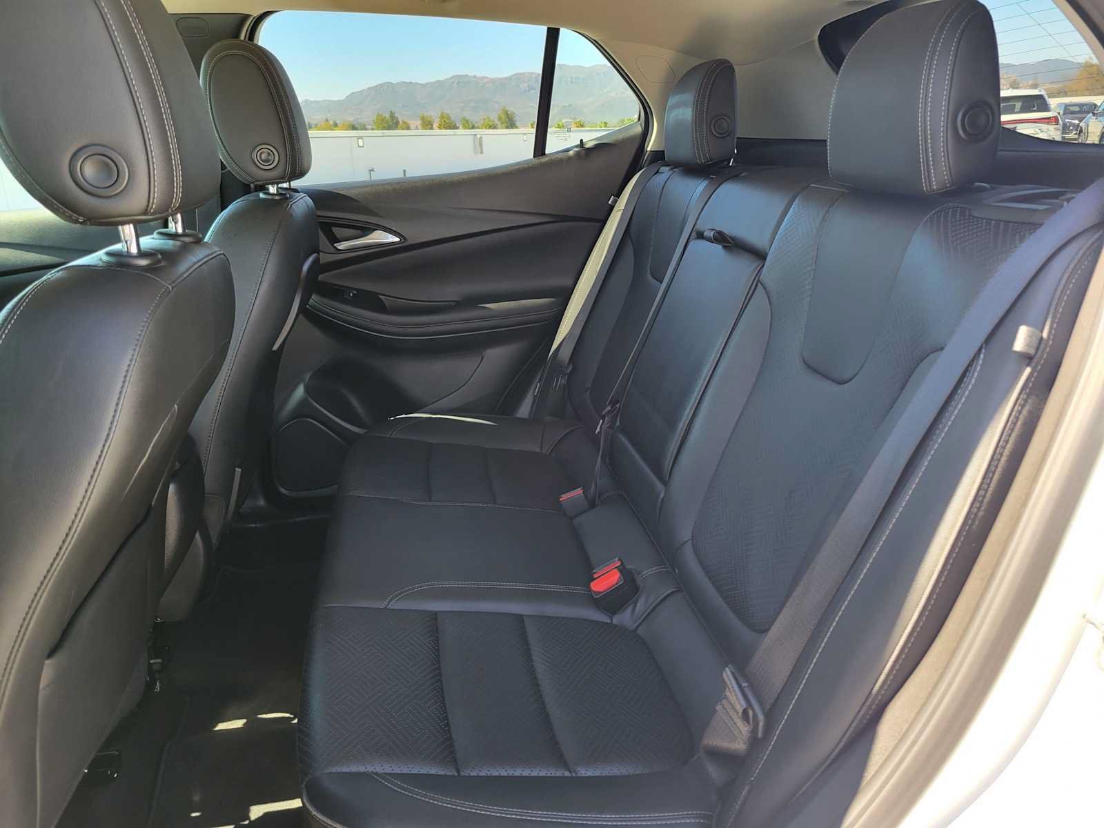 Used 2020 Buick Encore GX Essence w/ Experience Buick Package FWD image 18