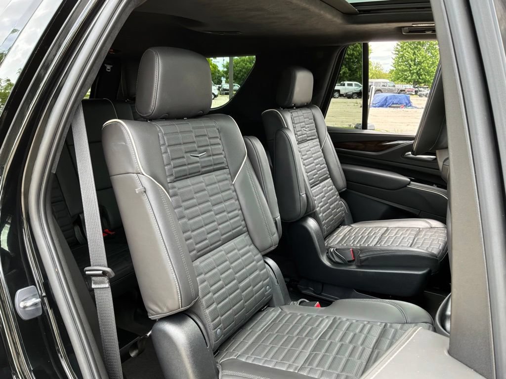 Used 2023 Cadillac Escalade Sport Platinum w/ LPO, ONYX Package AWD/4WD image 37