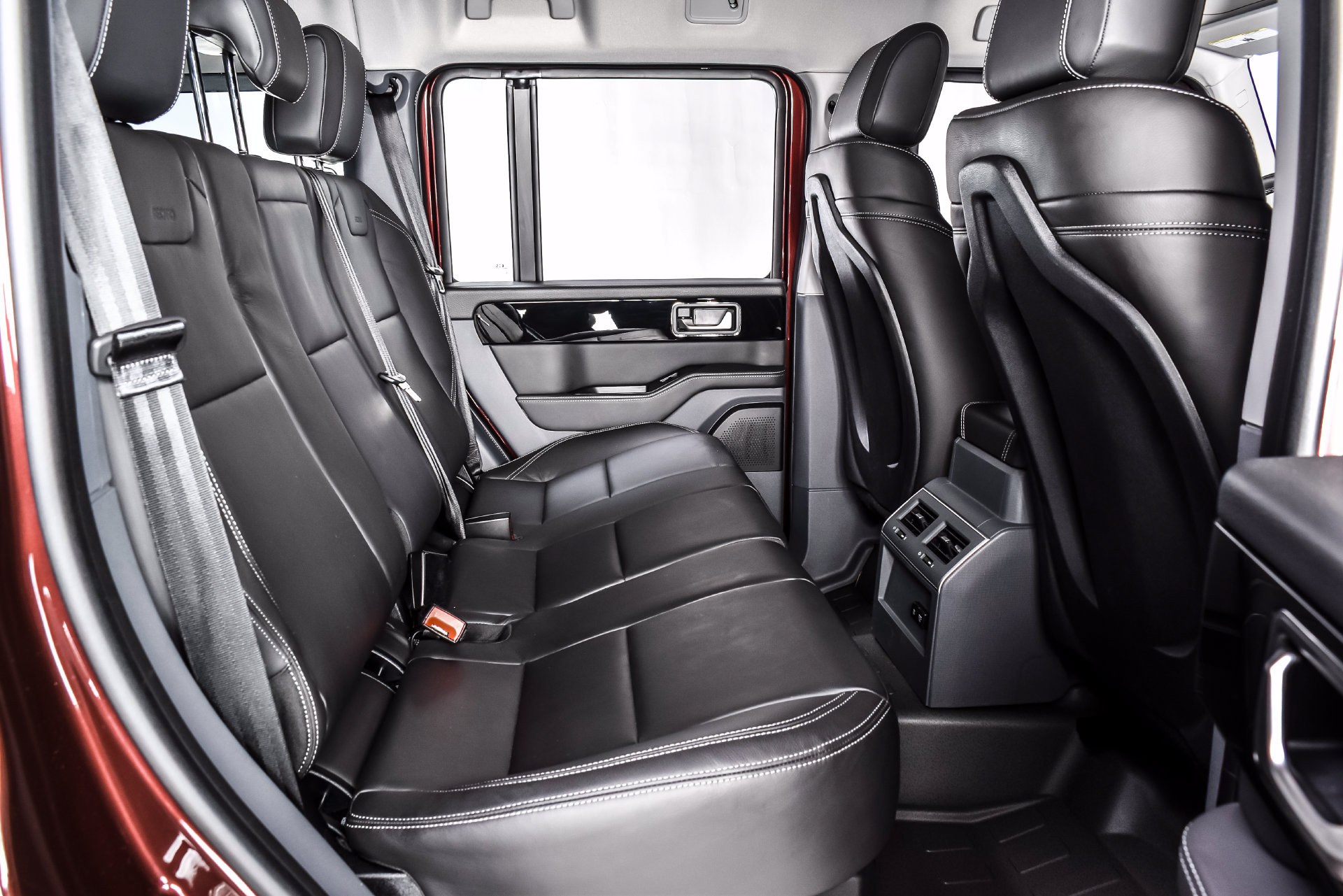 Used 2025 INEOS Grenadier Station Wagon AWD/4WD image 17