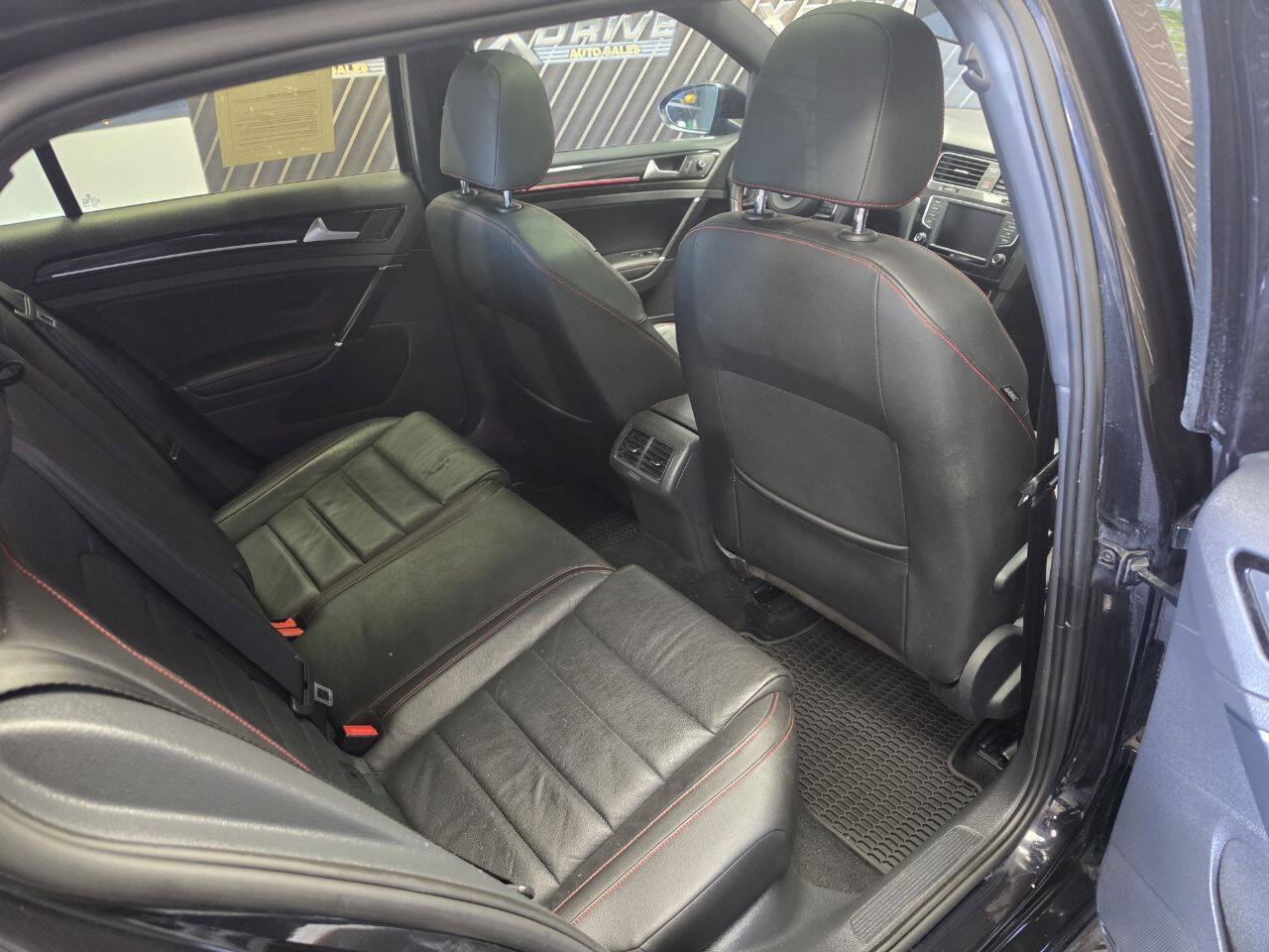 Used 2016 Volkswagen GTI SE FWD image 24