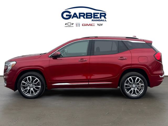 Used 2024 GMC Terrain Denali w/ Denali Premium Package image 2