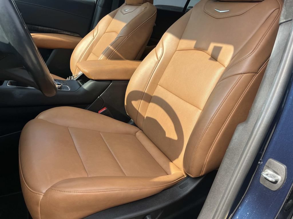 Used 2021 Cadillac XT4 Premium Luxury FWD image 34