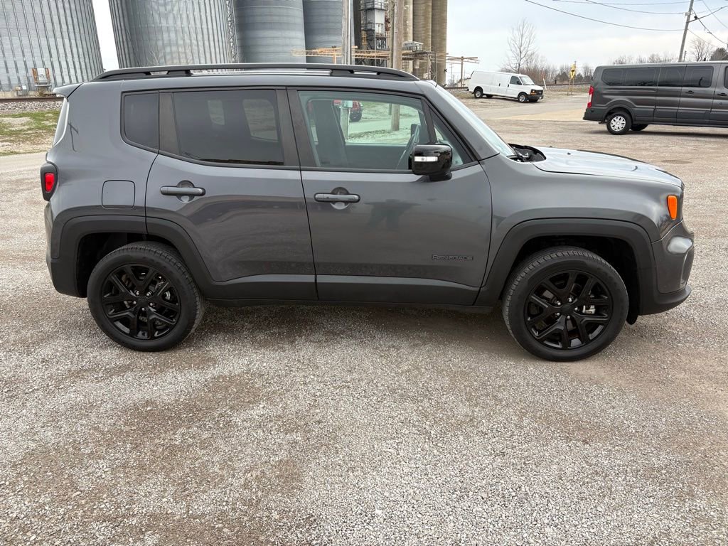 Used 2023 Jeep Renegade Altitude w/ Convenience Group I AWD/4WD image 2