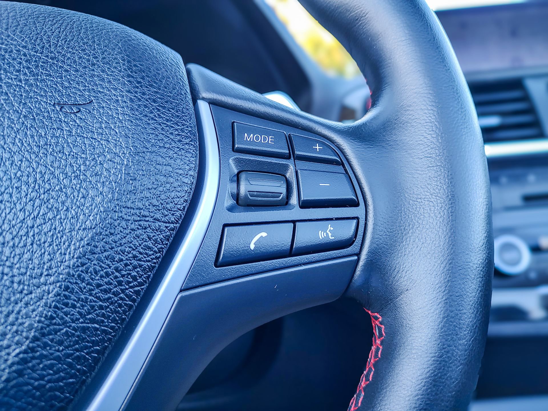 Used 2020 BMW 230i xDrive Convertible w/ Premium Package image 19