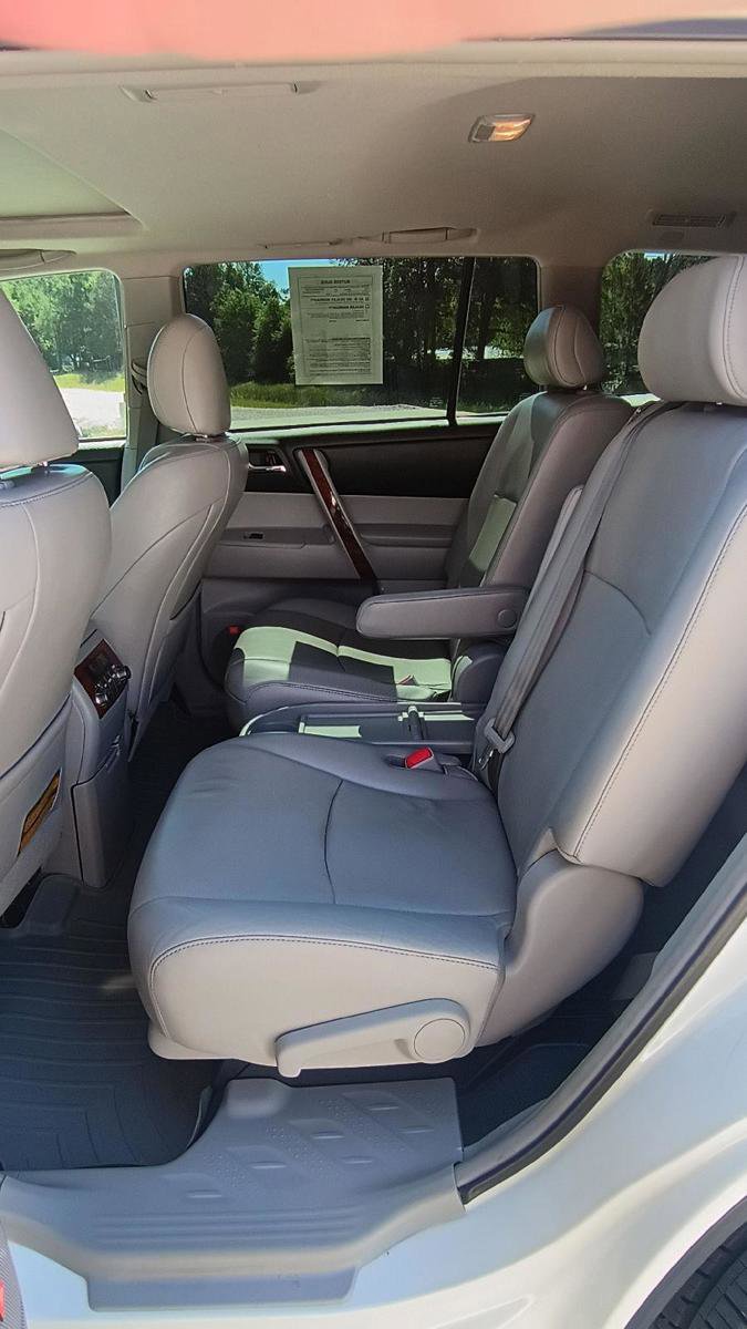 Used 2013 Toyota Highlander Limited image 13