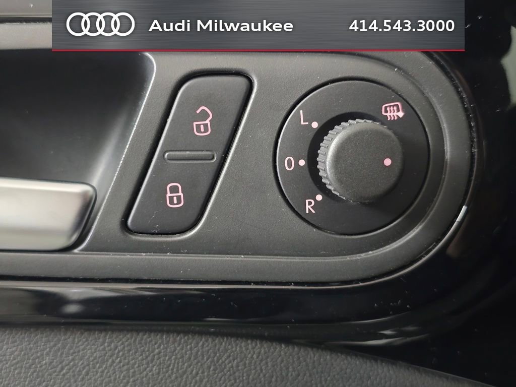 Used 2013 Volkswagen Beetle 2.0T FWD image 13