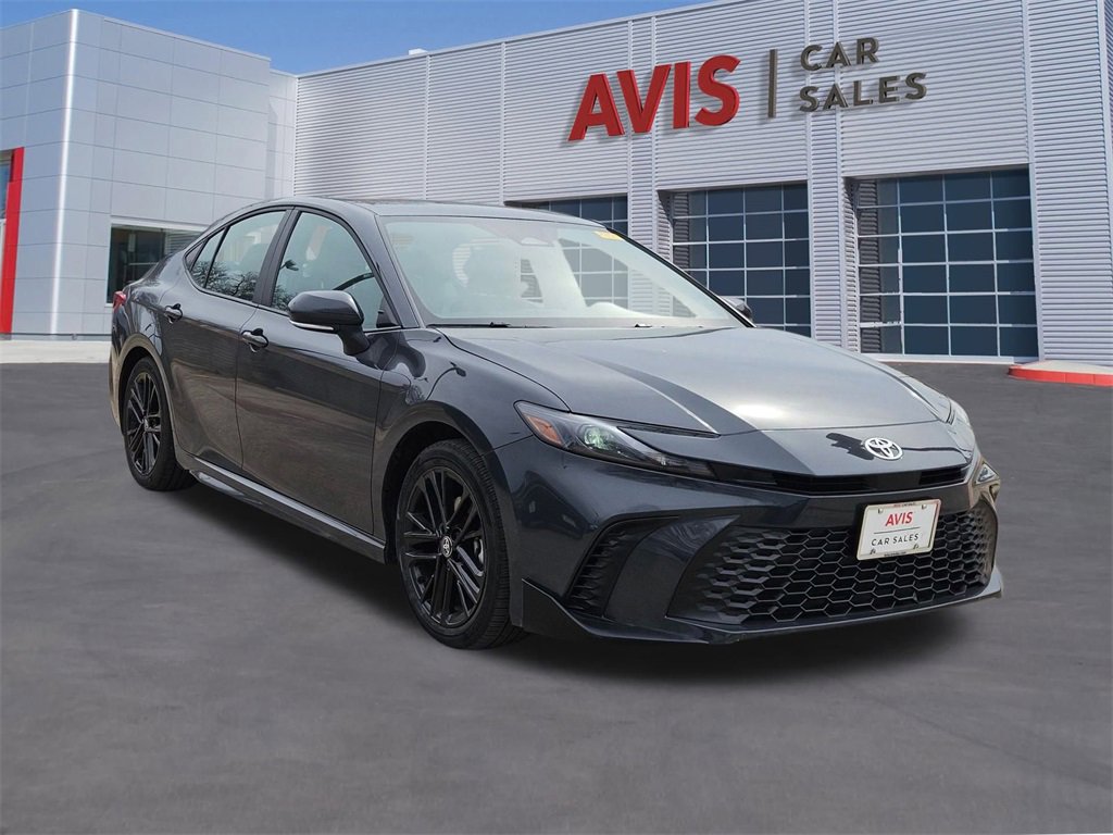 Used 2025 Toyota Camry SE image 9