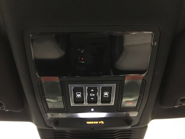 New 2024 Land Rover Discovery Metropolitan Edition image 19