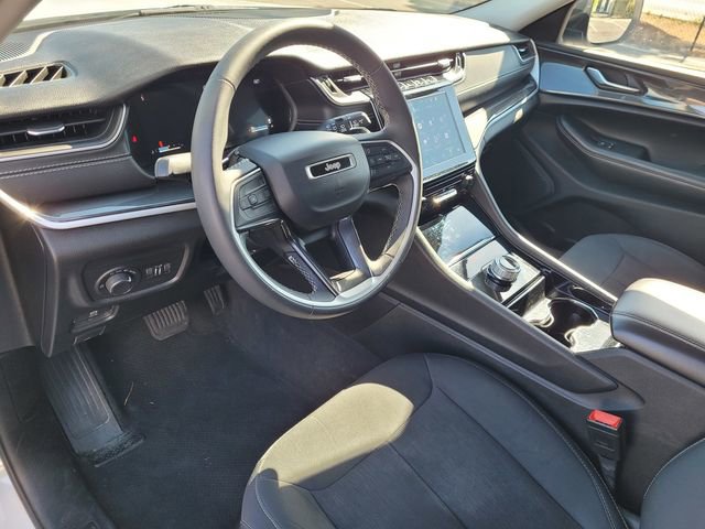 Used 2023 Jeep Grand Cherokee L Laredo RWD image 7