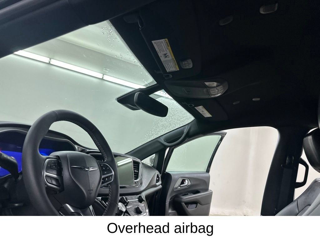 Used 2025 Chrysler Pacifica Select FWD image 30