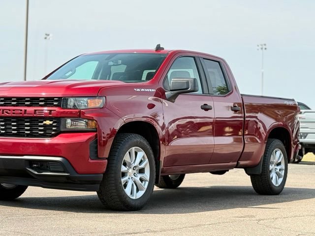Used 2020 Chevrolet Silverado 1500 Custom w/ Custom Value Package AWD/4WD image 37