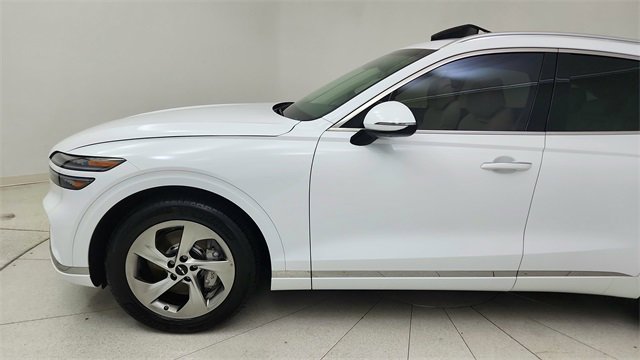 Used 2026 Genesis GV70 2.5T Select image 9