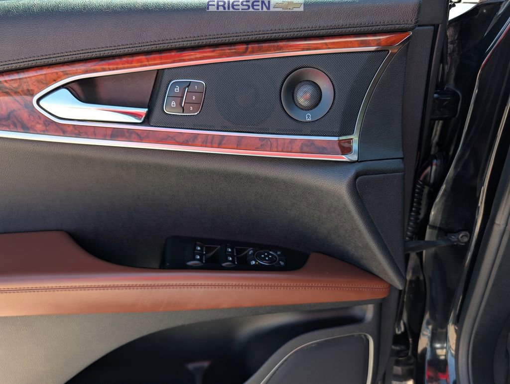 Used 2020 Lincoln Nautilus Reserve w/ Cargo Utility Package AWD/4WD image 9