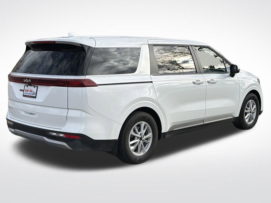 Used 2024 Kia Carnival LX image 5