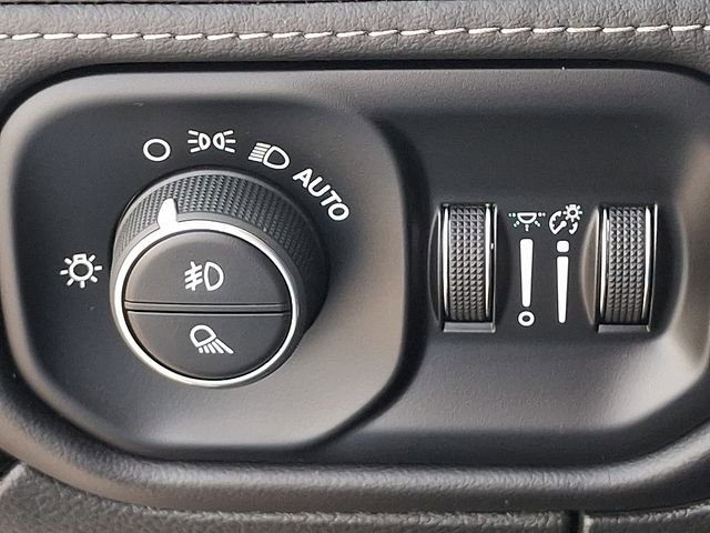 Used 2025 RAM 3500 Limited image 24