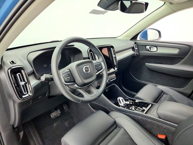 Certified 2025 Volvo XC40 B5 Plus image 16