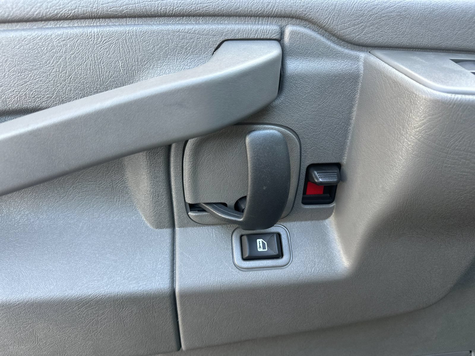 New 2025 GMC Savana 2500 w/ Driver Convenience Package RWD image 5