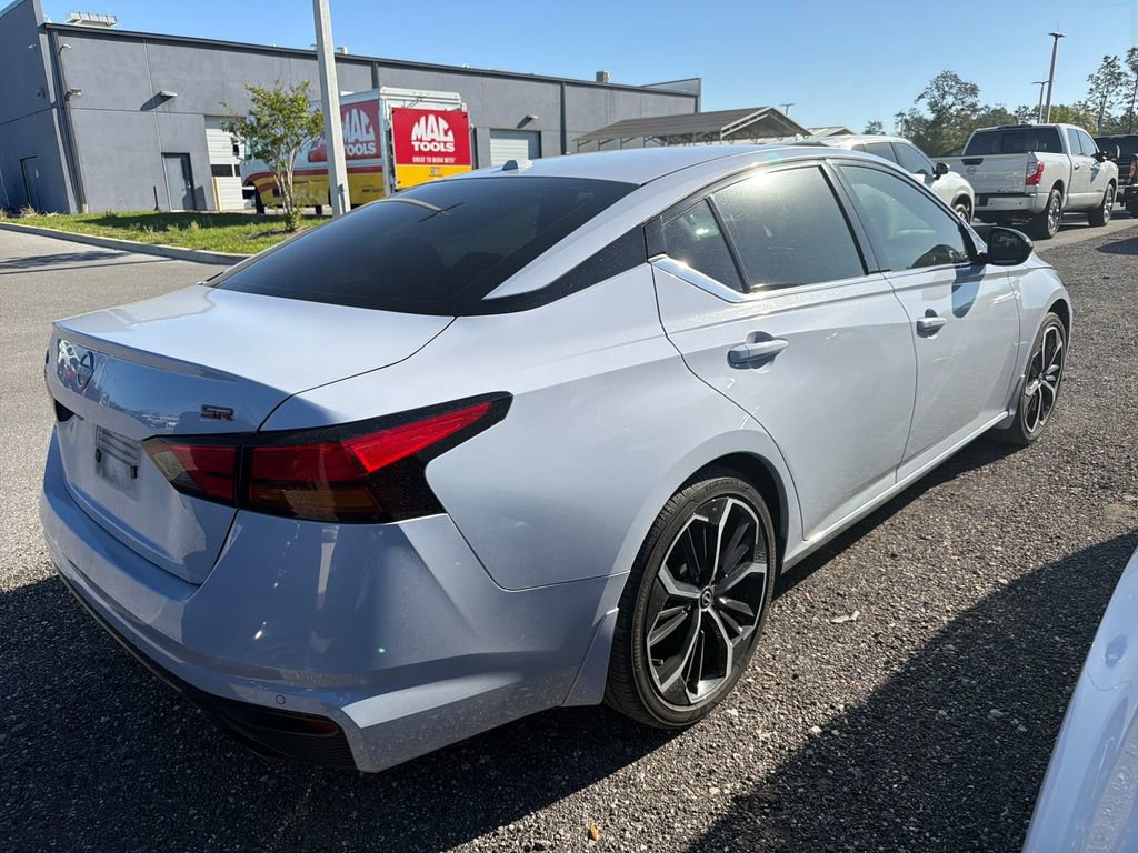 Used 2024 Nissan Altima 2.5 SR w/ SR Premium Package image 5