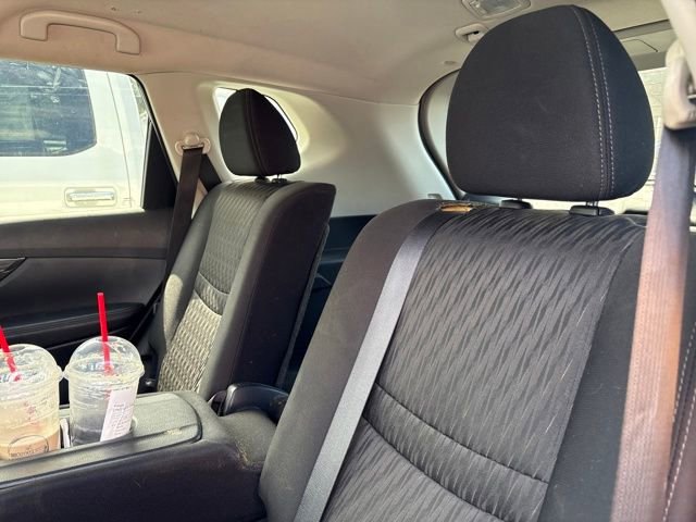 Used 2017 Nissan Rogue SV w/ SV Premium Package image 8