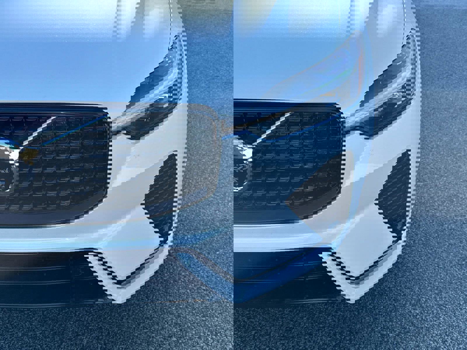 Certified 2025 Volvo XC60 B5 Plus image 9