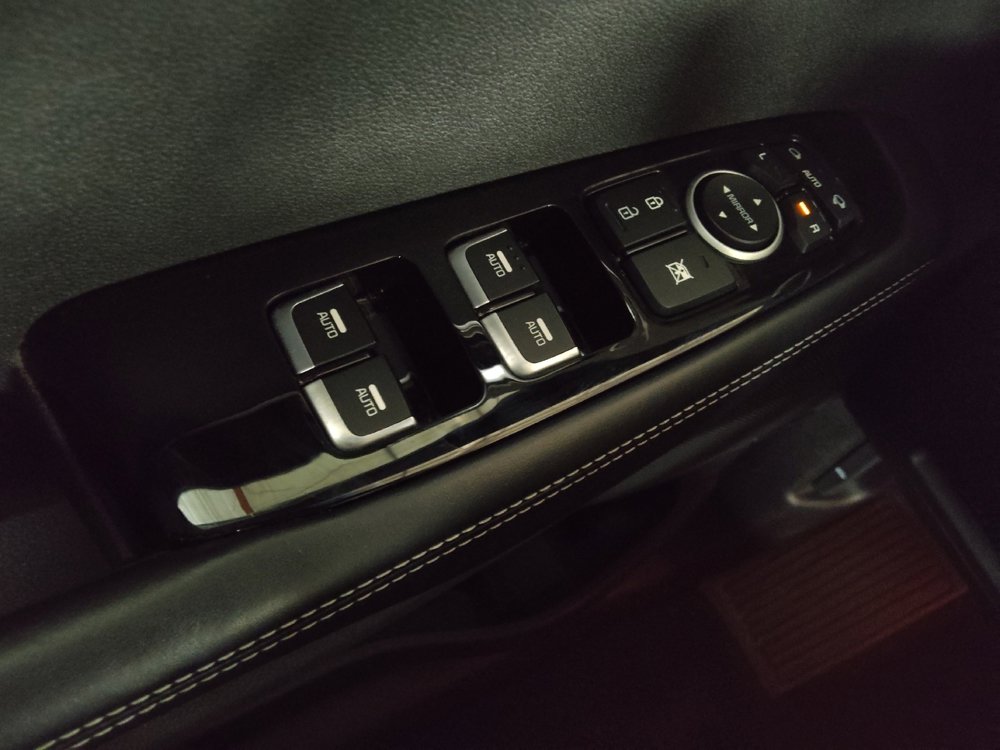 Used 2019 Kia Sorento SX image 27