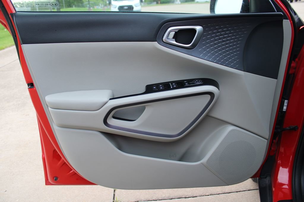 Used 2020 Kia Soul EX FWD image 32