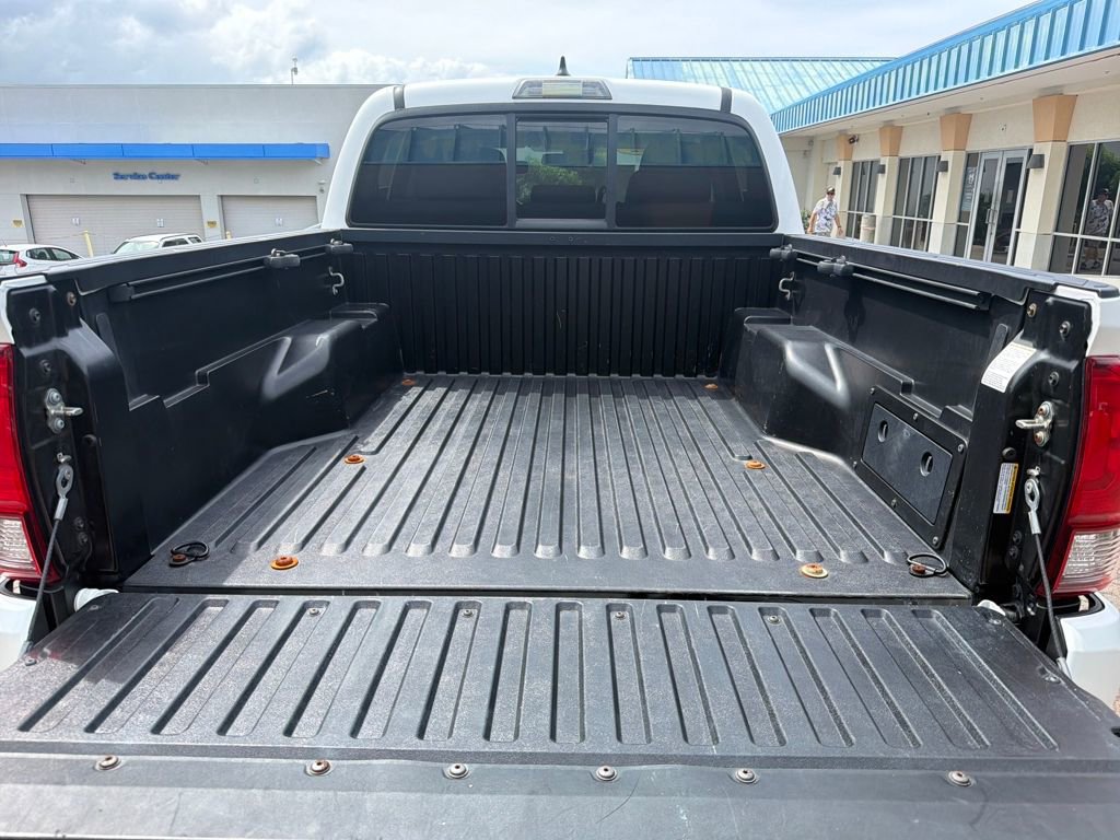 Used 2022 Toyota Tacoma SR RWD image 17