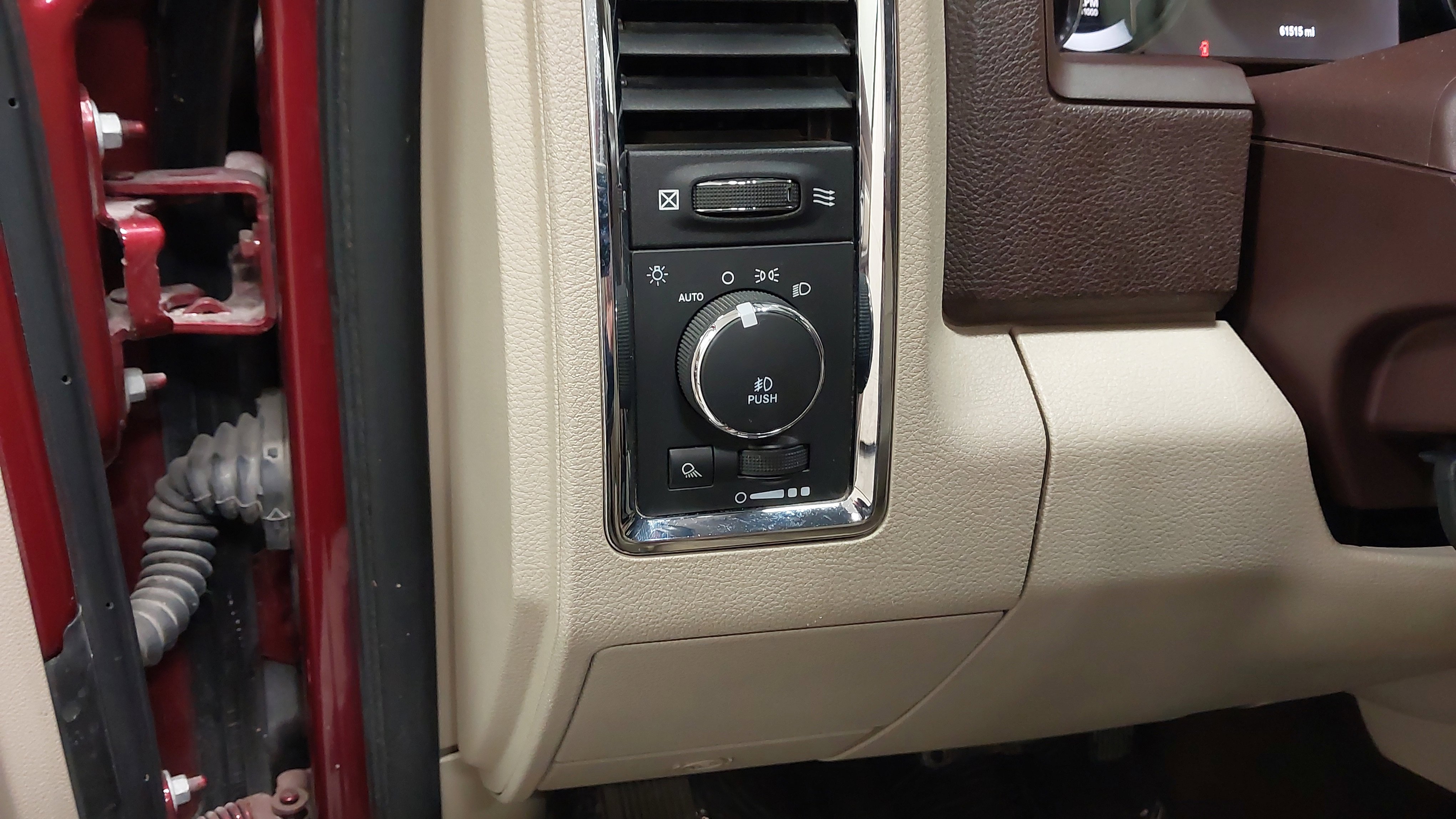 Used 2015 RAM 2500 Laramie AWD/4WD image 31