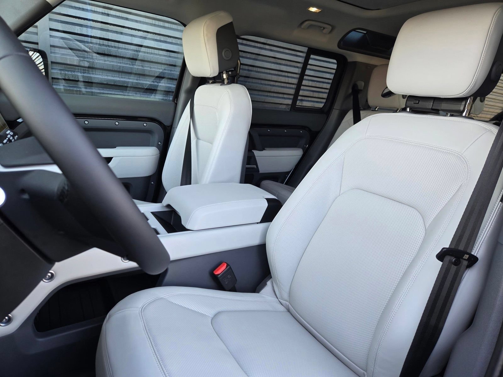 New 2026 Land Rover Defender 110 X-Dynamic SE AWD/4WD image 12