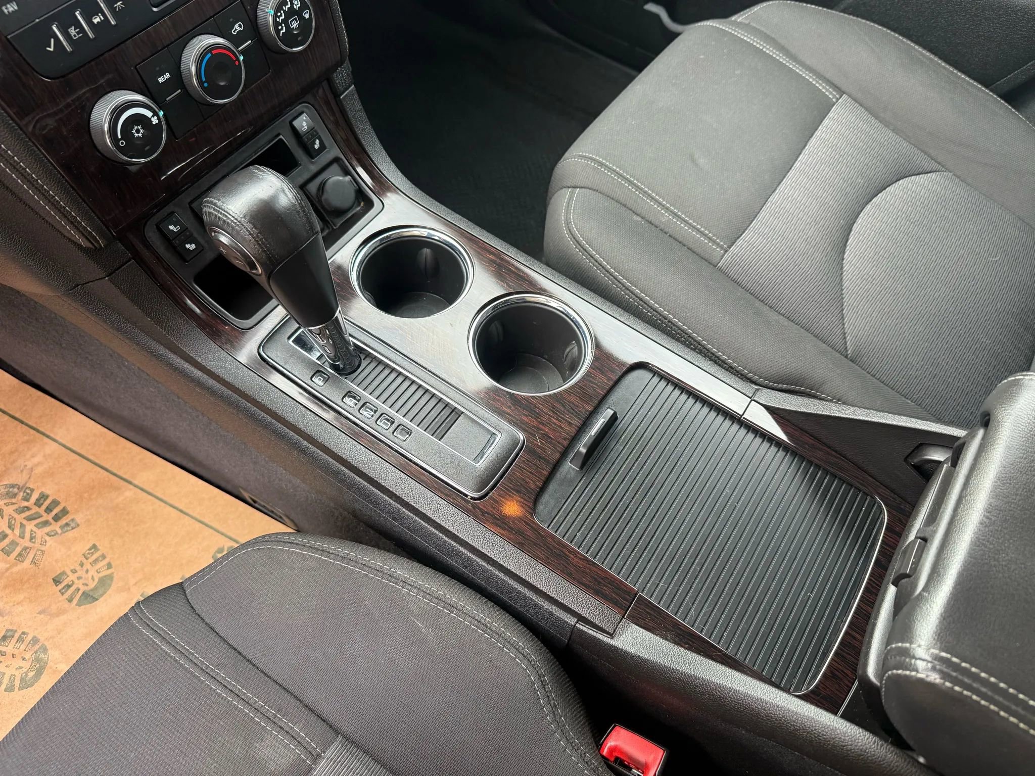 Used 2017 Chevrolet Traverse LT w/ Style and Technology Package image 21