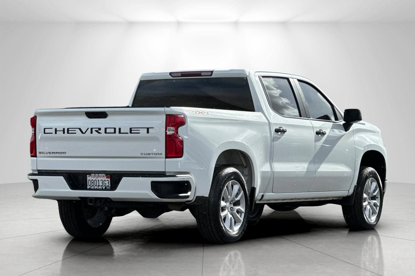 Used 2021 Chevrolet Silverado 1500 Custom image 3