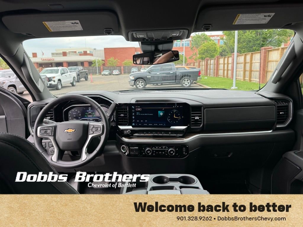 Used 2025 Chevrolet Silverado 1500 LT AWD/4WD image 12