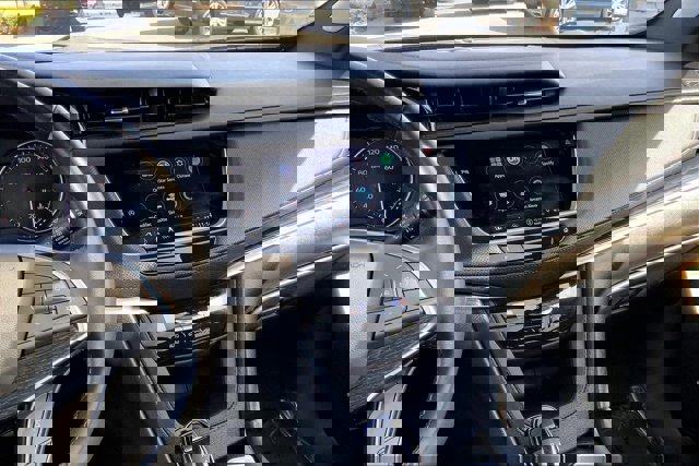 Used 2024 Cadillac XT5 Premium Luxury image 5