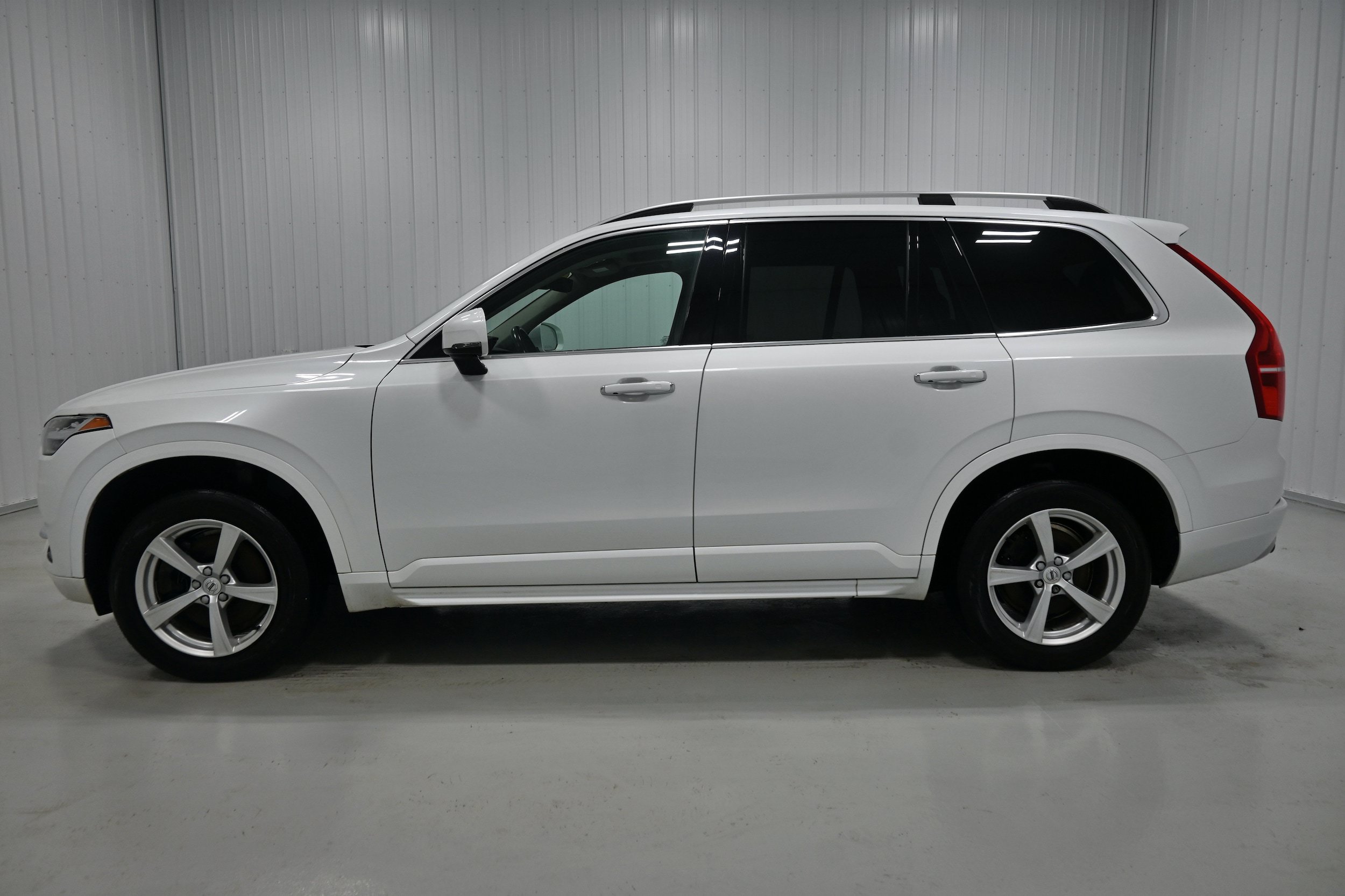 Used 2018 Volvo XC90 T5 Momentum AWD/4WD image 24