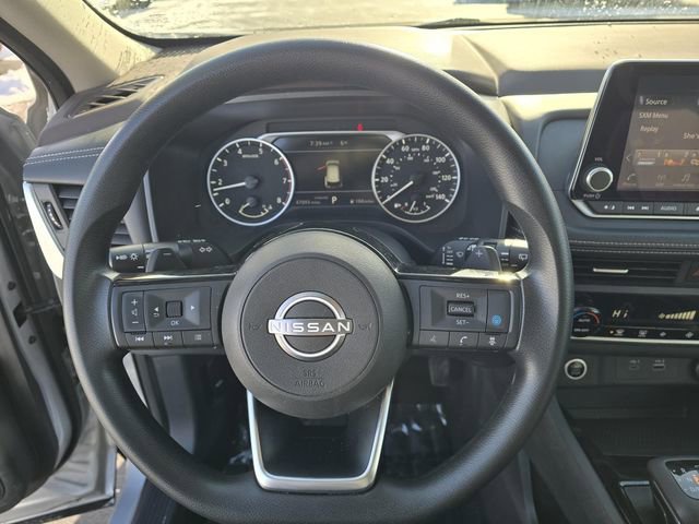 Used 2023 Nissan Rogue SV image 14