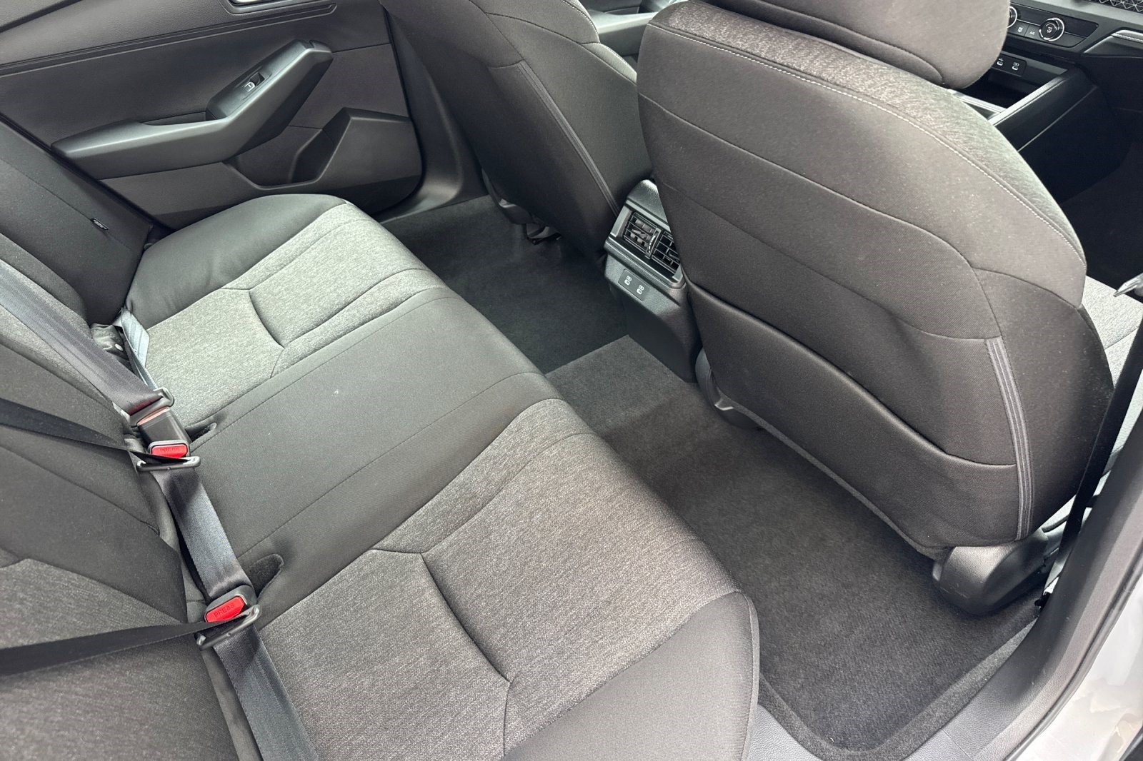 Certified 2025 Honda Accord LX image 30