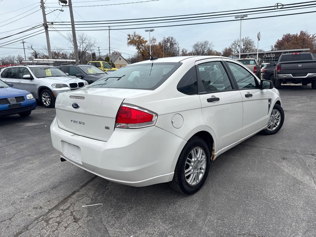 Used 2011 Ford Focus SE image 6