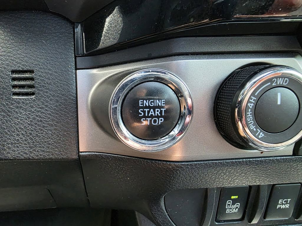 Used 2016 Toyota Tacoma Limited w/ Towing Package AWD/4WD image 21