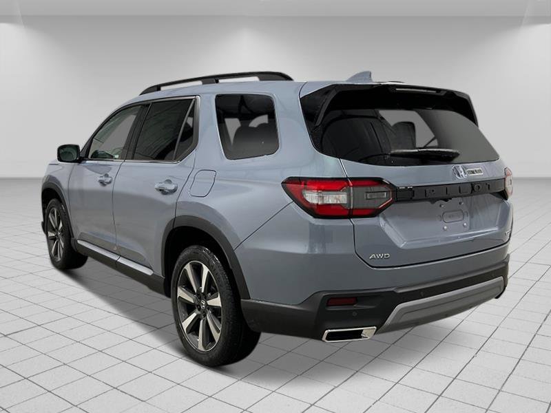 New 2025 Honda Pilot Touring image 3