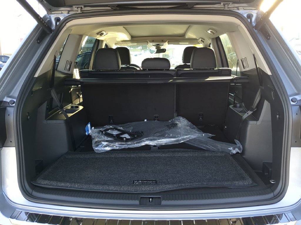 New 2026 Volkswagen Atlas SE FWD image 9