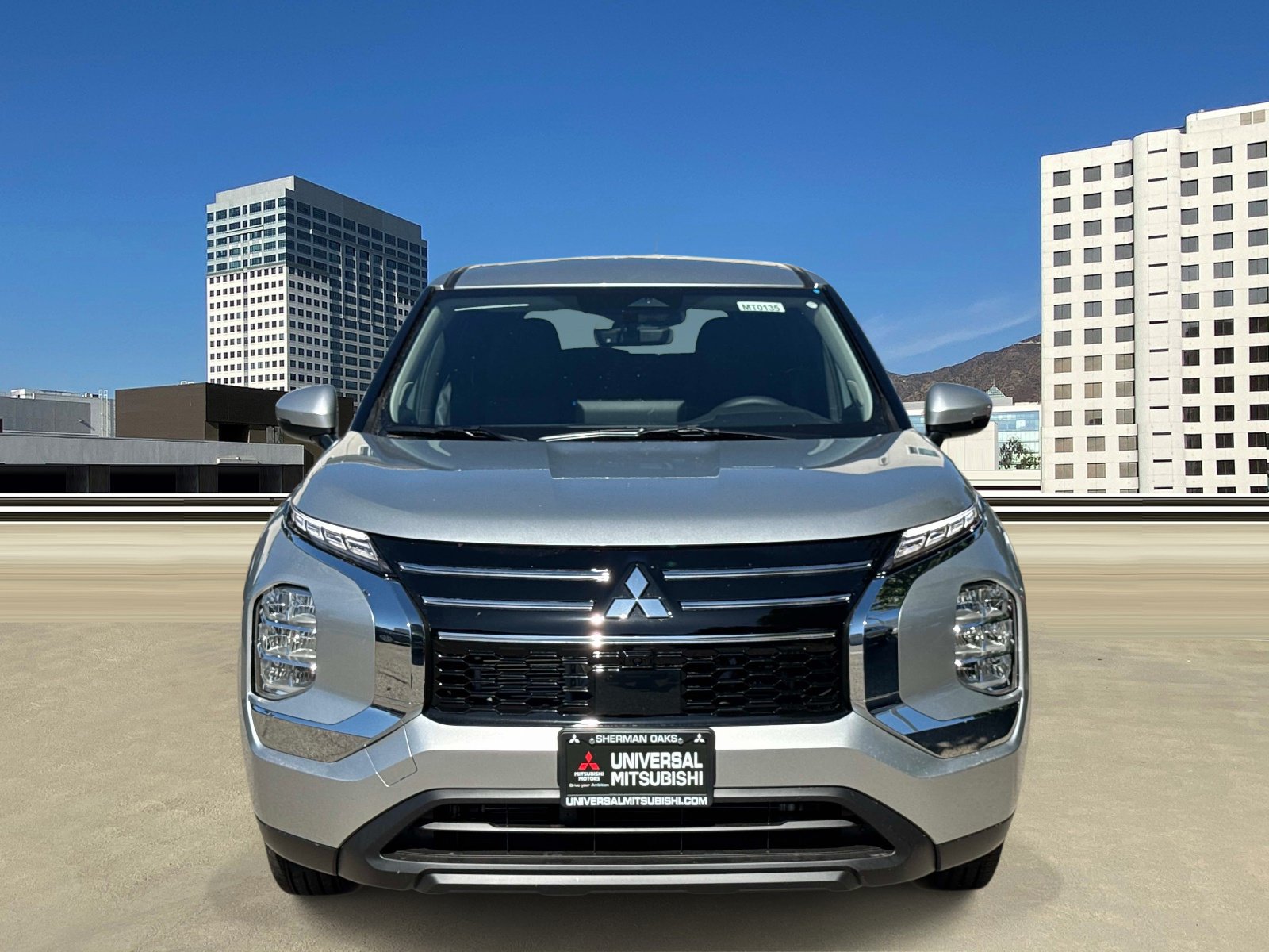 New 2026 Mitsubishi Outlander ES FWD image 2
