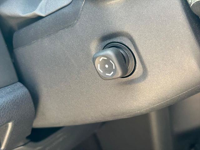 Certified 2025 Toyota Sienna XSE w/ XSE Premium Package AWD/4WD image 32